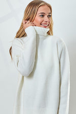 Load image into Gallery viewer, Soft turtle neck sweater
