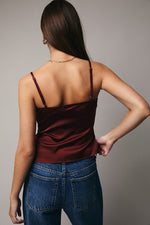 Load image into Gallery viewer, Wine front twist cami
