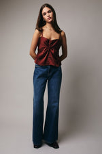 Load image into Gallery viewer, Wine front twist cami
