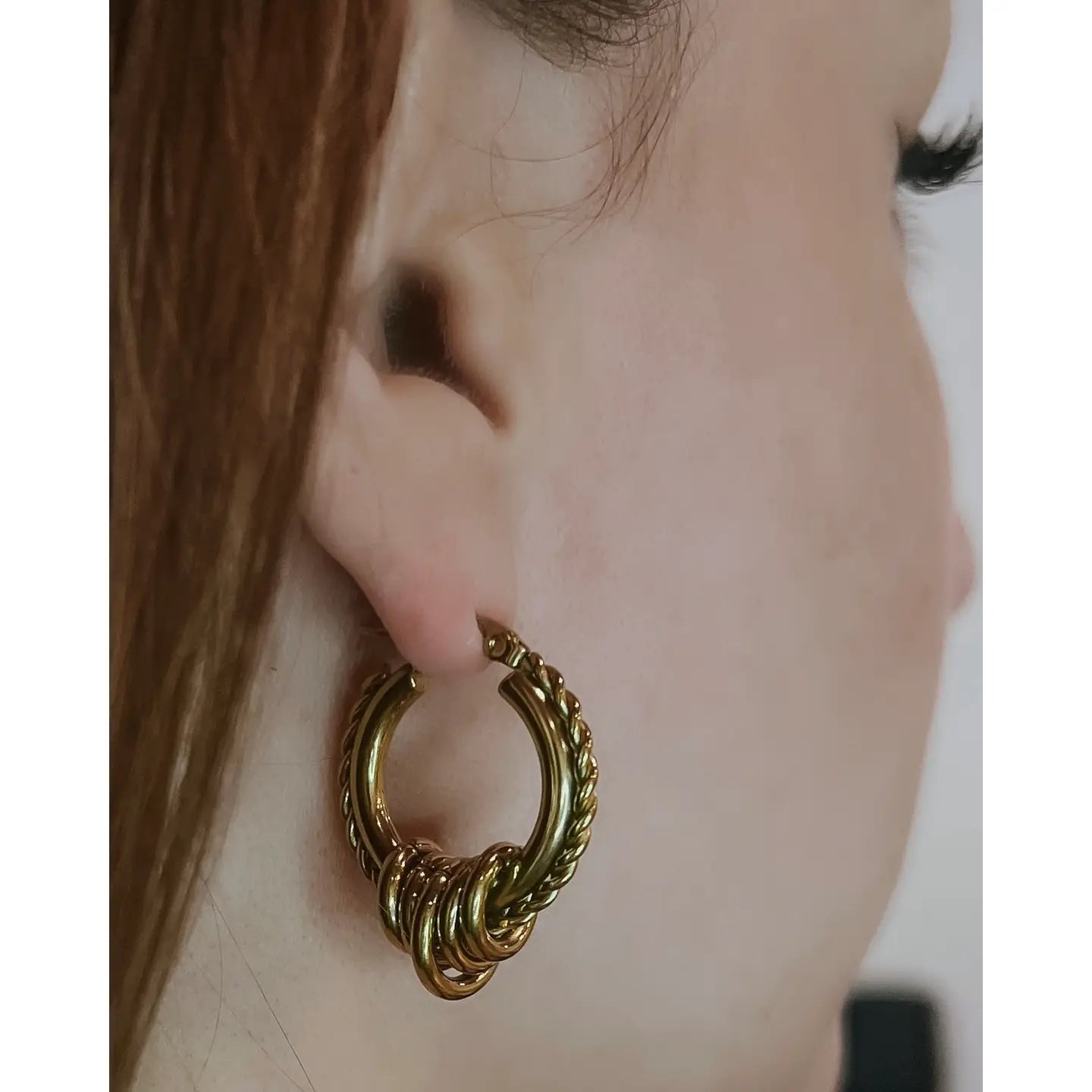 Edge texture hoop earring