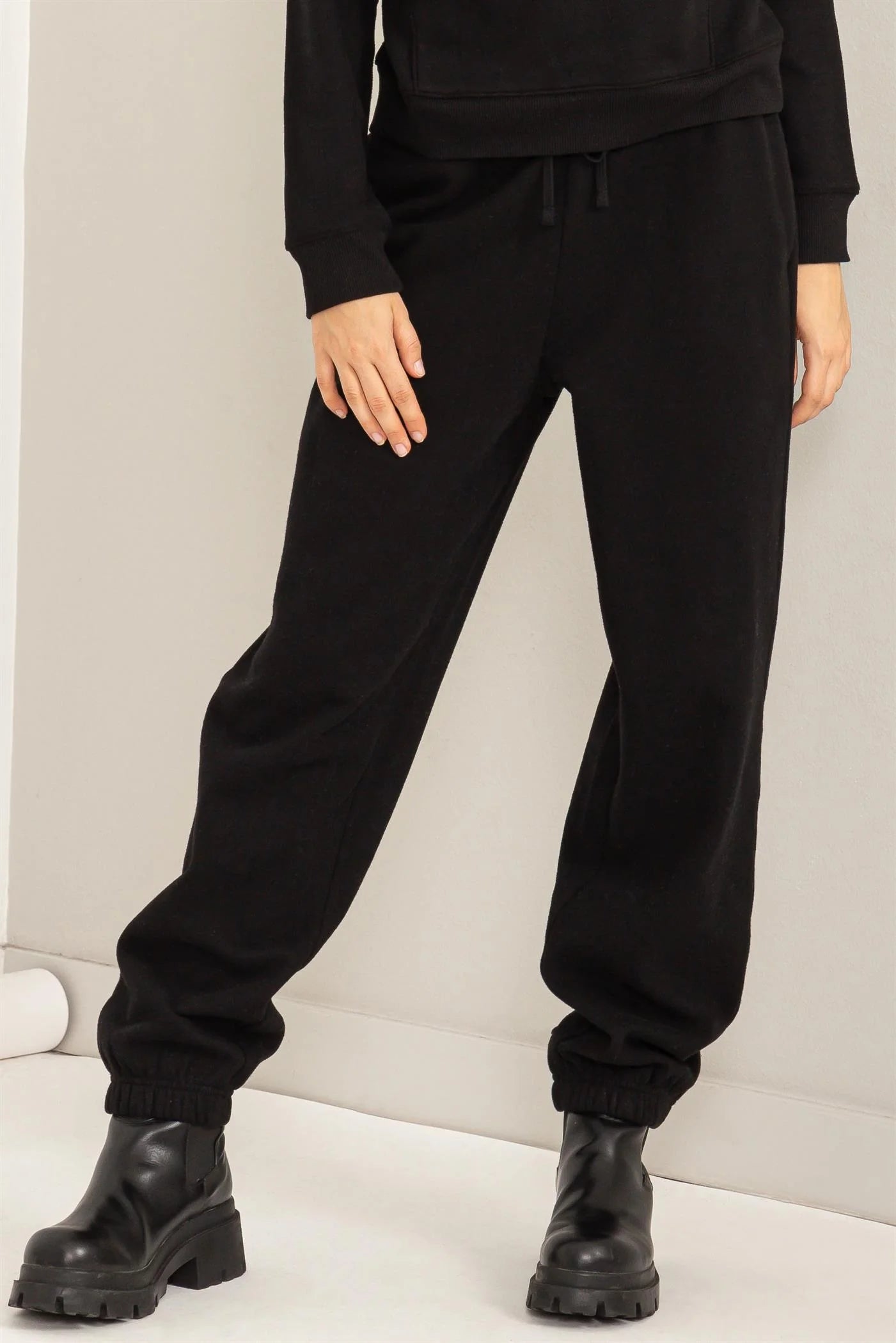 Black 1/4 zip sweatshirt & jogger set