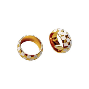 Checker ring